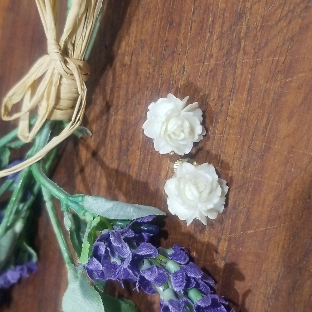 Vtg Rose Button Floral Clip On Earrings